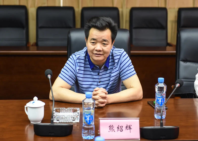 江西長運(yùn)與南昌市工傷和職工失業(yè)保險(xiǎn)服務(wù)中心召開“彰顯省會擔(dān)當(dāng)，我們怎么干”企業(yè)研討專題會