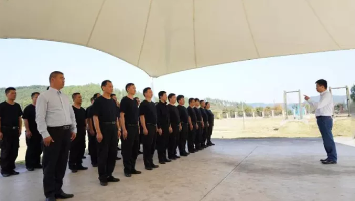 鷹潭長(zhǎng)運(yùn)、公交組建防恐維穩(wěn)應(yīng)急隊(duì)并開展拓展訓(xùn)練