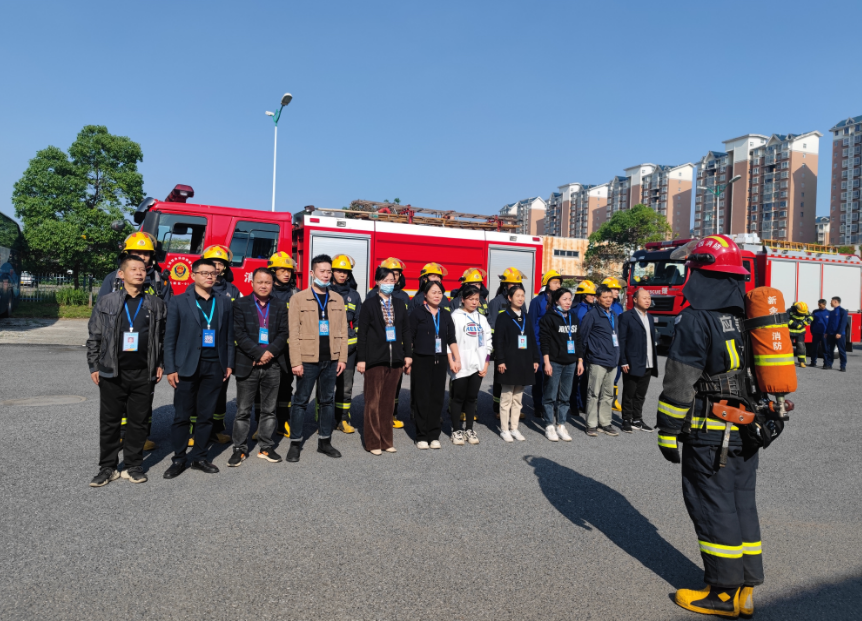 新余長(zhǎng)運(yùn)汽車(chē)站開(kāi)展“五一”節(jié)前消防應(yīng)急演練