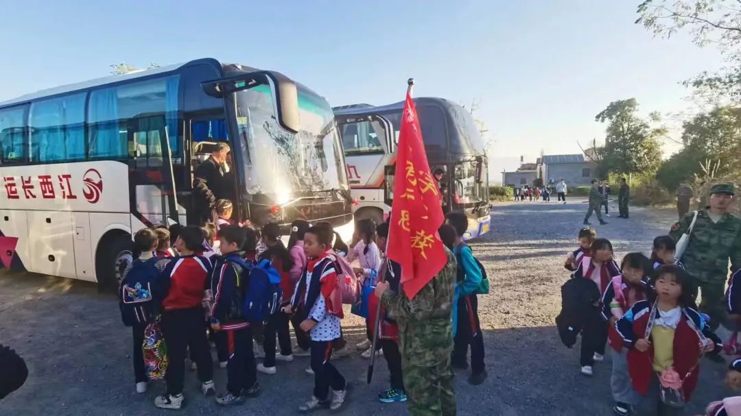 九江長運(yùn)：護(hù)航白槎小學(xué)研學(xué)花千谷