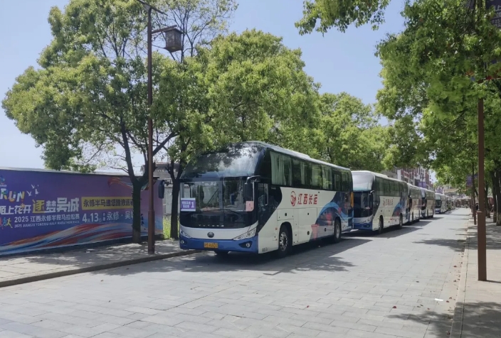 九江長(zhǎng)運(yùn)、都市城際公交：高效護(hù)航2025江西永修半程馬拉松