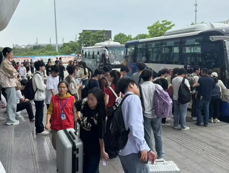 撫州長運(yùn)：積極應(yīng)對“五一”出行高峰