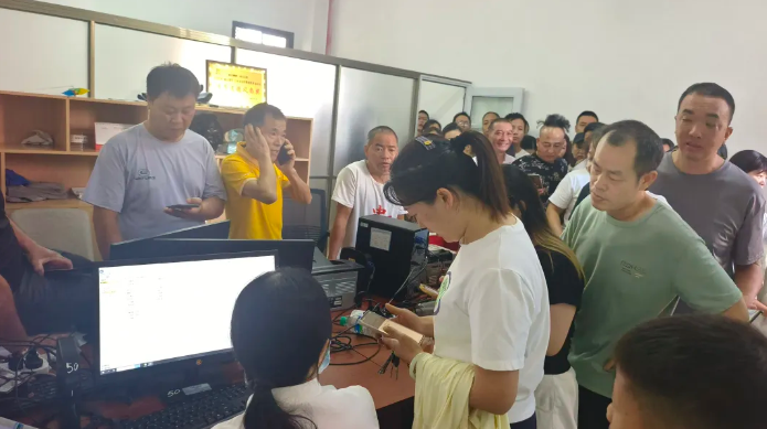 新余公交：公交辦卡進校園，便捷服務(wù)暖人心