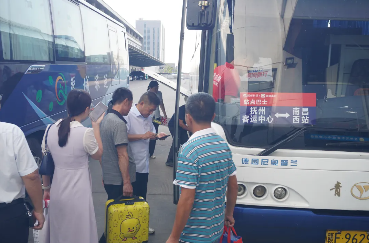 站點(diǎn)巴士 || 昌福線施工 百對(duì)列車調(diào)整，站點(diǎn)巴士無(wú)縫銜接保暢通