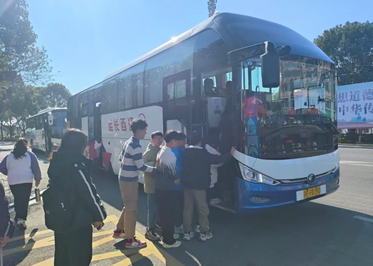 撫州長(zhǎng)運(yùn)：廣昌分公司圓滿完成四所小學(xué)研學(xué)活動(dòng)運(yùn)輸任務(wù)