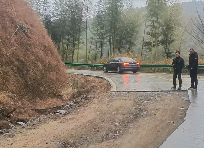 撫州長(zhǎng)運(yùn)：深入一線勘察重點(diǎn)線路、路段