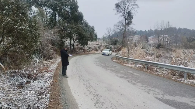 景德鎮(zhèn)長(zhǎng)運(yùn)：浮梁公交開(kāi)展線路安全勘查