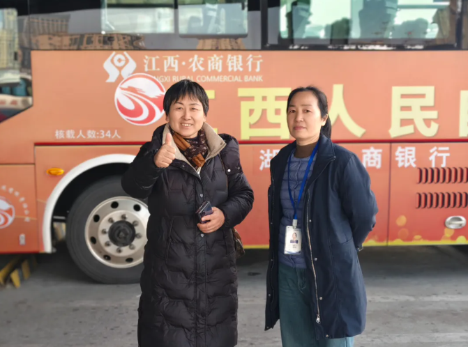 九江長運：座椅縫隙里的暖心守護！湖口汽車站助游客尋回珍貴手機