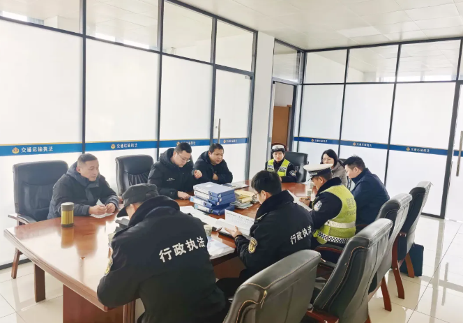 馬鞍山多部門(mén)聯(lián)合開(kāi)展客運(yùn)包車(chē)業(yè)務(wù)安全檢查